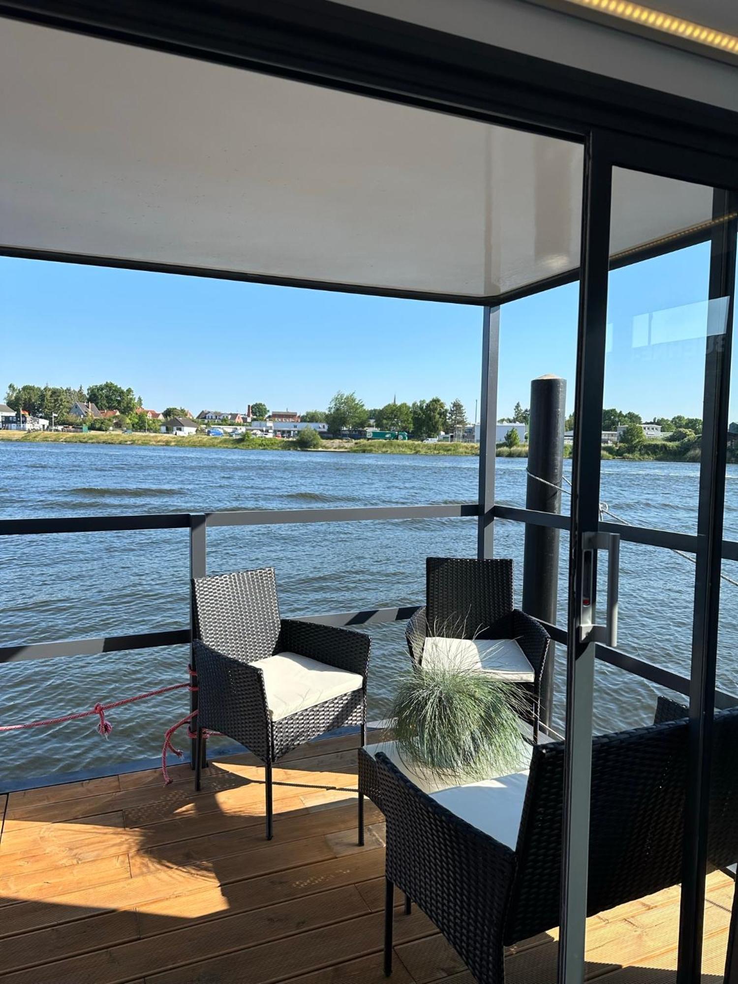 Premium Hausboot Trave Traum Appartement Lübeck Buitenkant foto