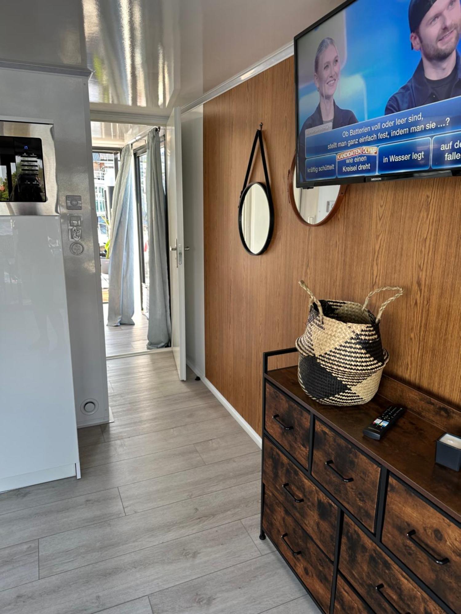 Premium Hausboot Trave Traum Appartement Lübeck Buitenkant foto
