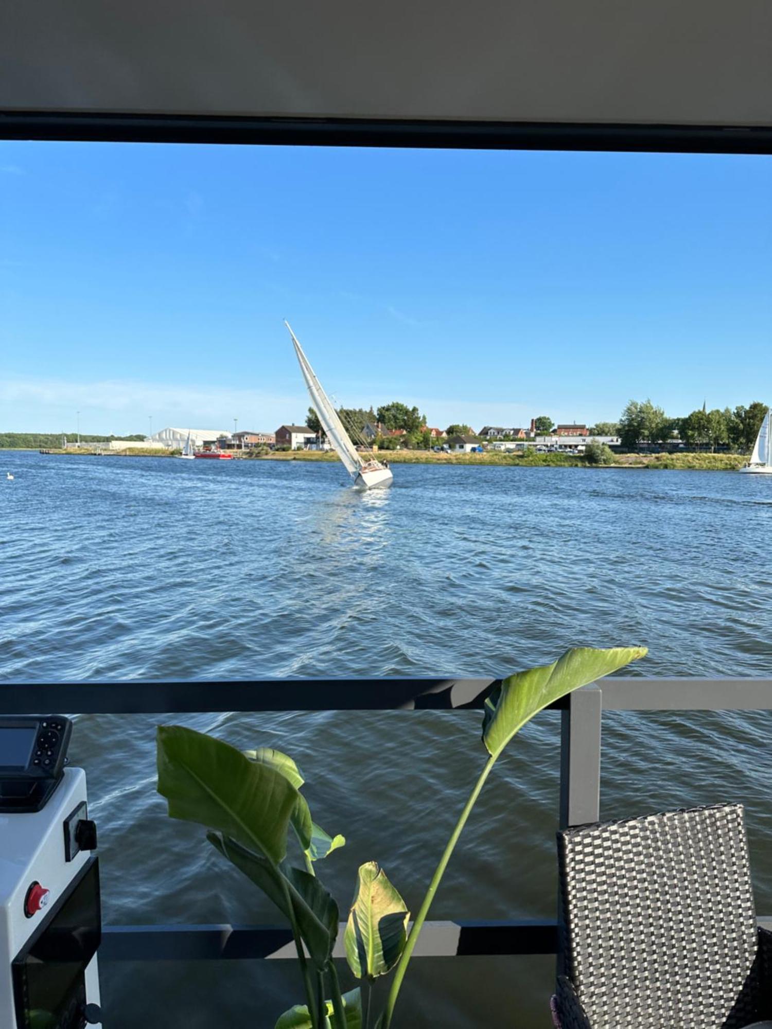 Premium Hausboot Trave Traum Appartement Lübeck Buitenkant foto