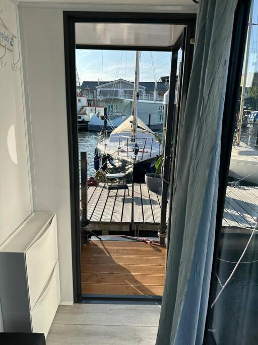 Premium Hausboot Trave Traum Appartement Lübeck Buitenkant foto